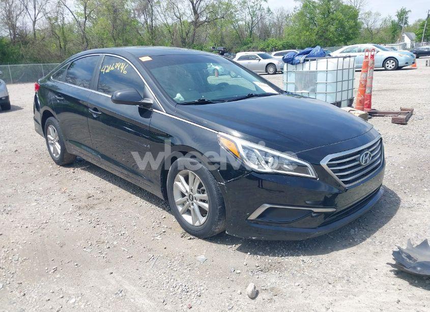 2017 Hyundai Sonata SE (VIN 5NPE24AF2HH515381) main photo