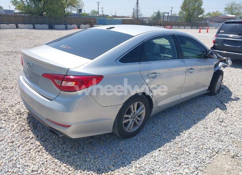 Photo 4 of 2017 Hyundai Sonata SE (VIN 5NPE24AF2HH520712)