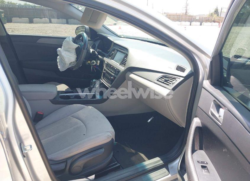 Photo 5 of 2017 Hyundai Sonata SE (VIN 5NPE24AF2HH520712)