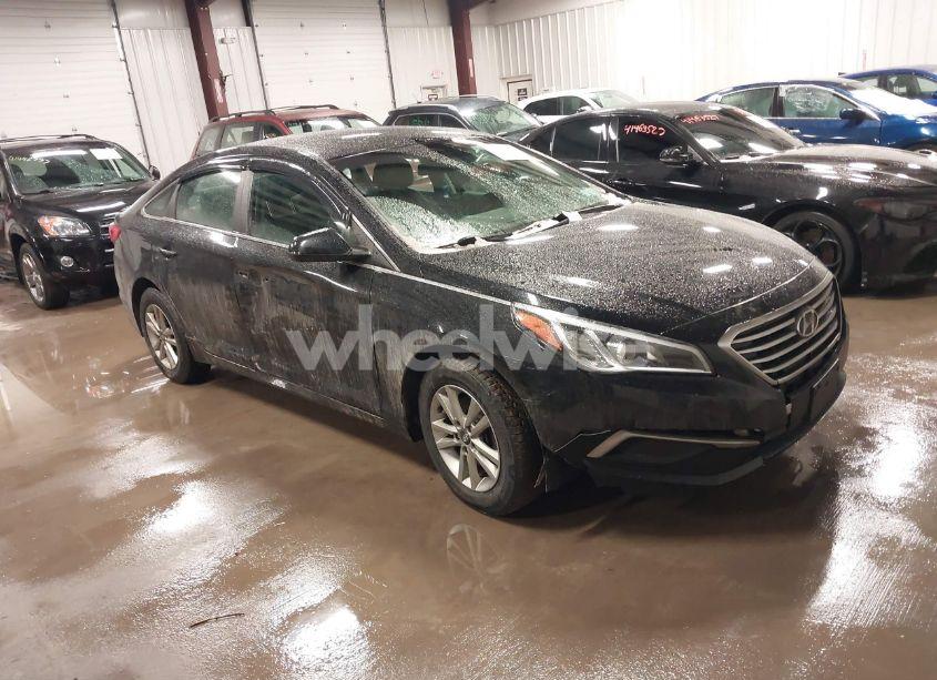 2017 Hyundai Sonata (VIN 5NPE24AF2HH538692) main photo