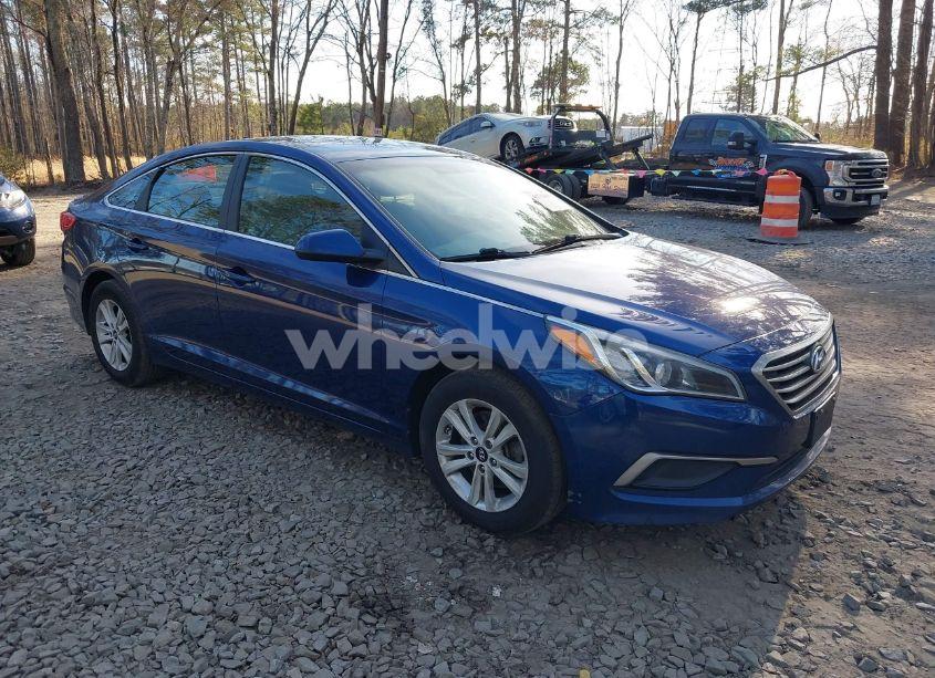 2017 Hyundai Sonata (VIN 5NPE24AF2HH540555) main photo