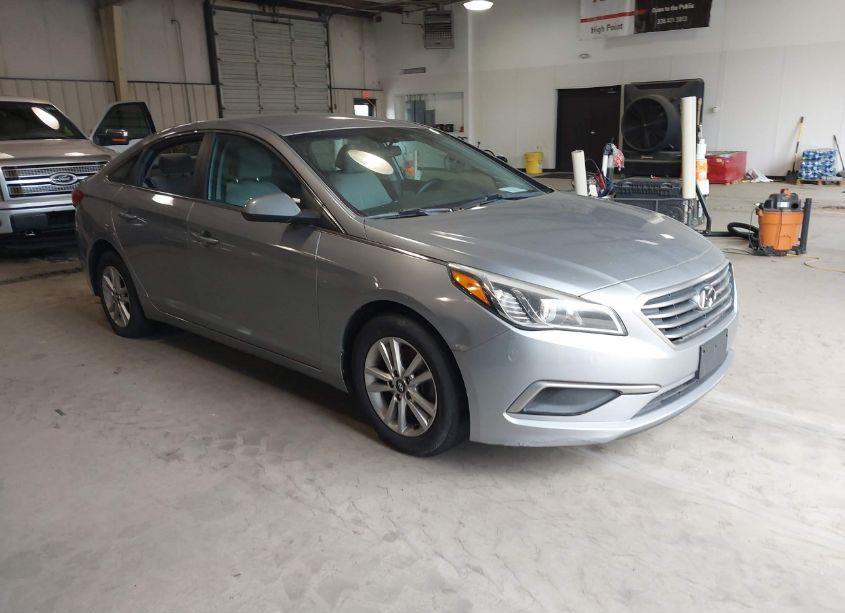 2017 Hyundai Sonata (VIN 5NPE24AF2HH547098) main photo