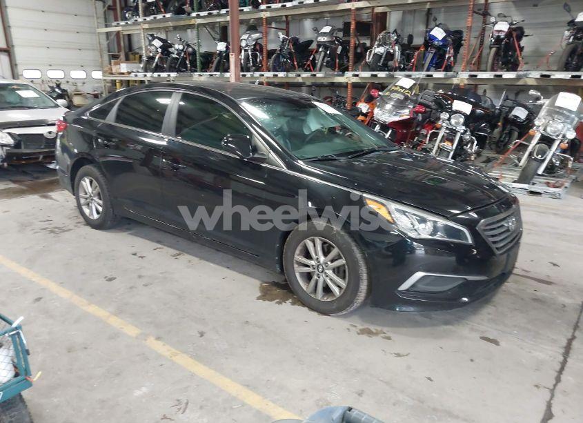 2017 Hyundai Sonata (VIN 5NPE24AF2HH567044) main photo