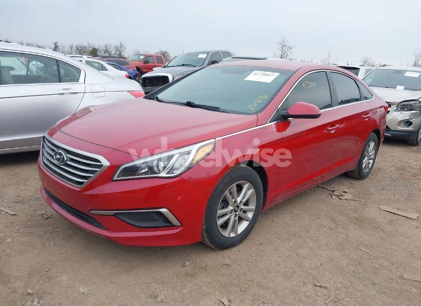 Photo 2 of 2017 Hyundai Sonata SE (VIN 5NPE24AF2HH571997)