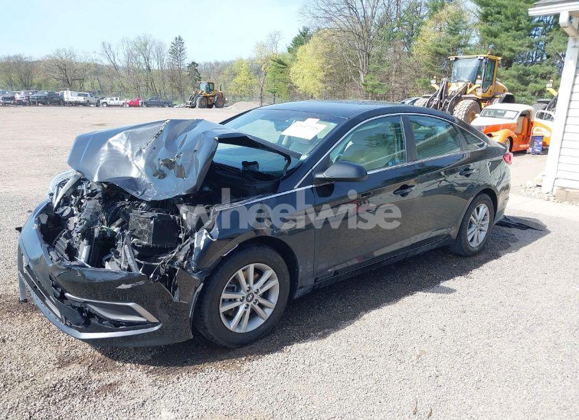 Photo 2 of 2017 Hyundai Sonata SE (VIN 5NPE24AF2HH572583)