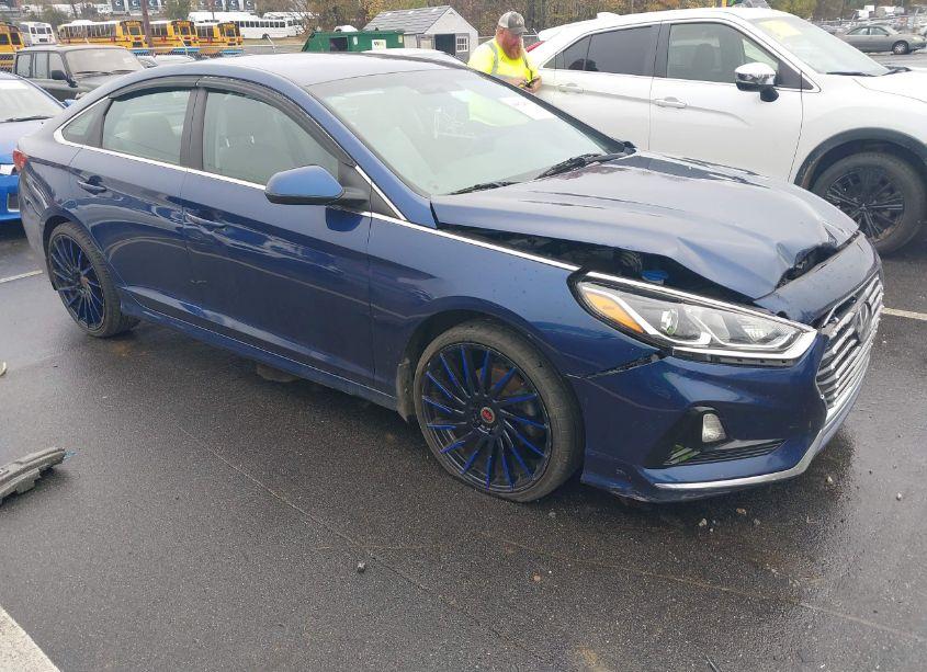 2018 Hyundai Sonata SE (VIN 5NPE24AF2JH614627) main photo