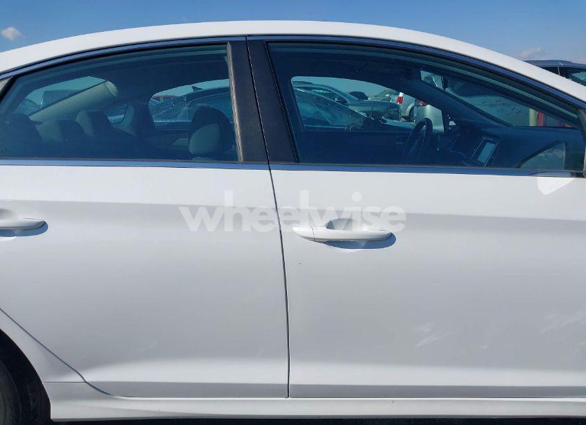 Photo 14 of 2018 Hyundai Sonata SE (VIN 5NPE24AF2JH614773)