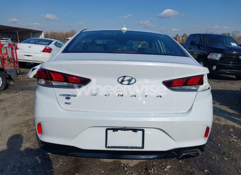 Photo 17 of 2018 Hyundai Sonata SE (VIN 5NPE24AF2JH614773)
