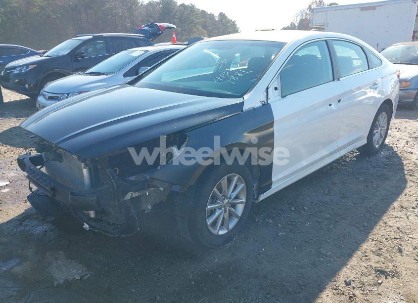 Photo 2 of 2018 Hyundai Sonata SE (VIN 5NPE24AF2JH614773)
