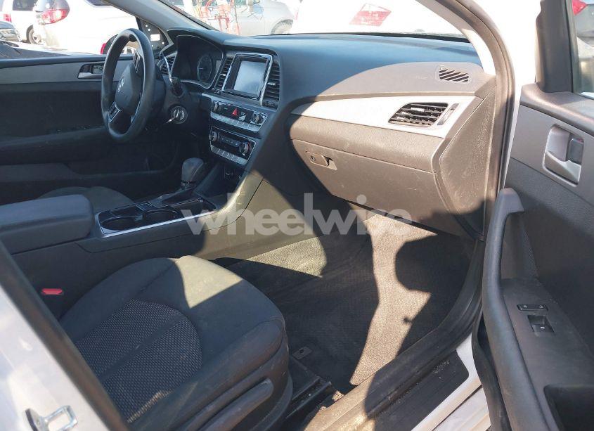 Photo 5 of 2018 Hyundai Sonata SE (VIN 5NPE24AF2JH614773)