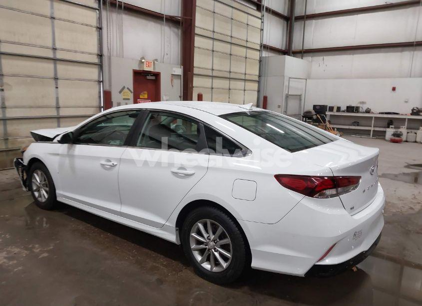 Photo 3 of 2018 Hyundai Sonata SE (VIN 5NPE24AF2JH622890)