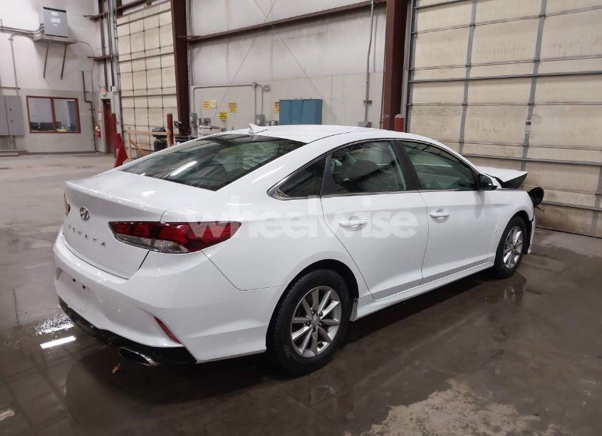 Photo 4 of 2018 Hyundai Sonata SE (VIN 5NPE24AF2JH622890)