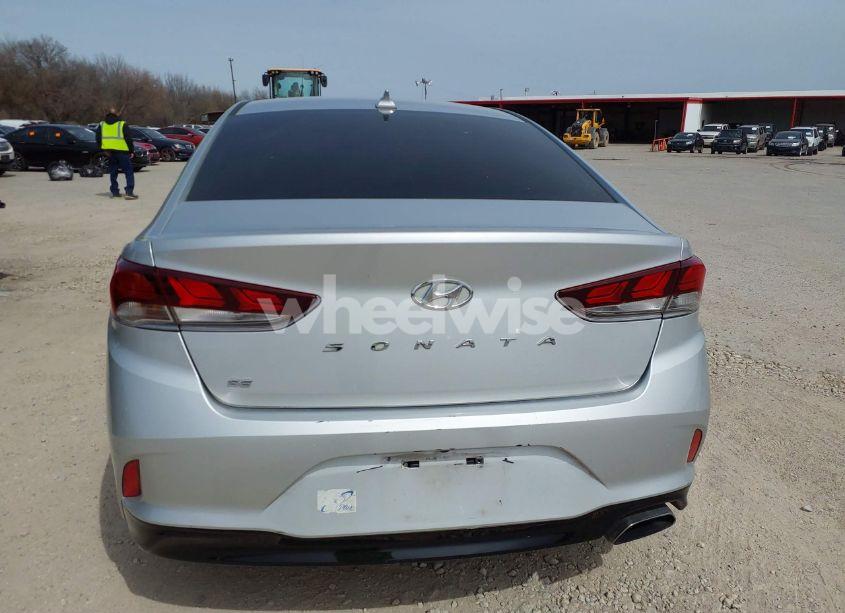 Photo 6 of 2018 Hyundai Sonata SE (VIN 5NPE24AF2JH624252)