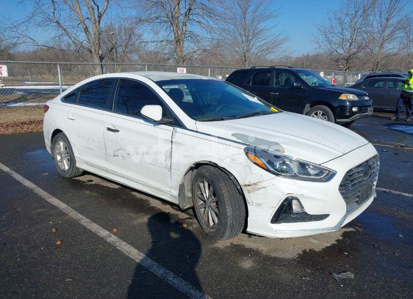2018 Hyundai Sonata SE (VIN 5NPE24AF2JH684385) main photo