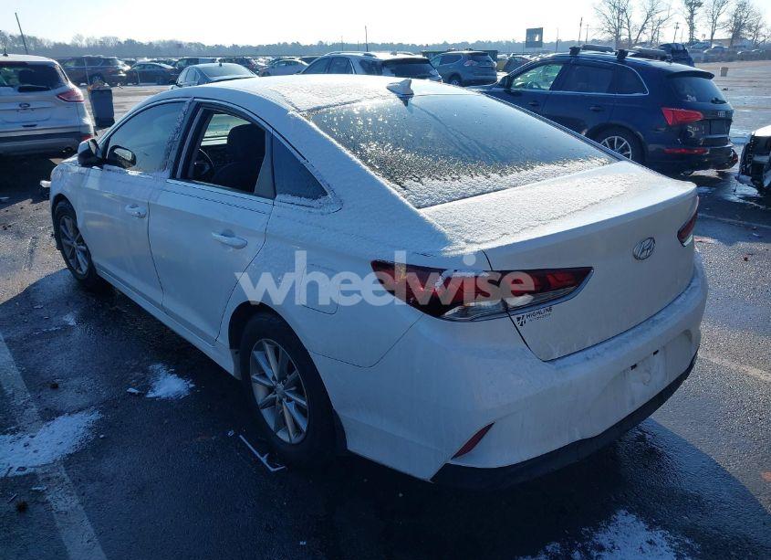 Photo 3 of 2018 Hyundai Sonata SE (VIN 5NPE24AF2JH684385)