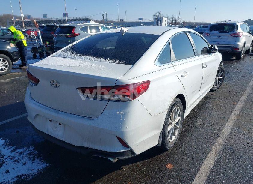 Photo 4 of 2018 Hyundai Sonata SE (VIN 5NPE24AF2JH684385)