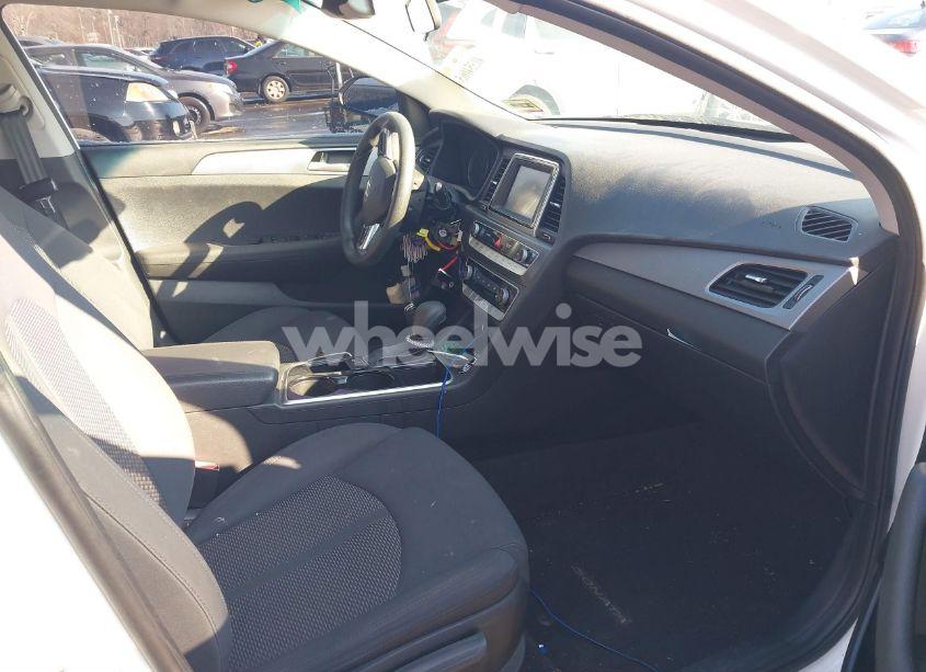 Photo 5 of 2018 Hyundai Sonata SE (VIN 5NPE24AF2JH684385)