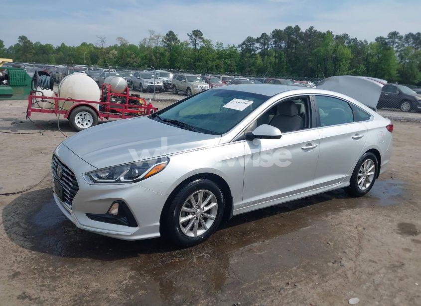 Photo 2 of 2018 Hyundai Sonata SE (VIN 5NPE24AF2JH693345)