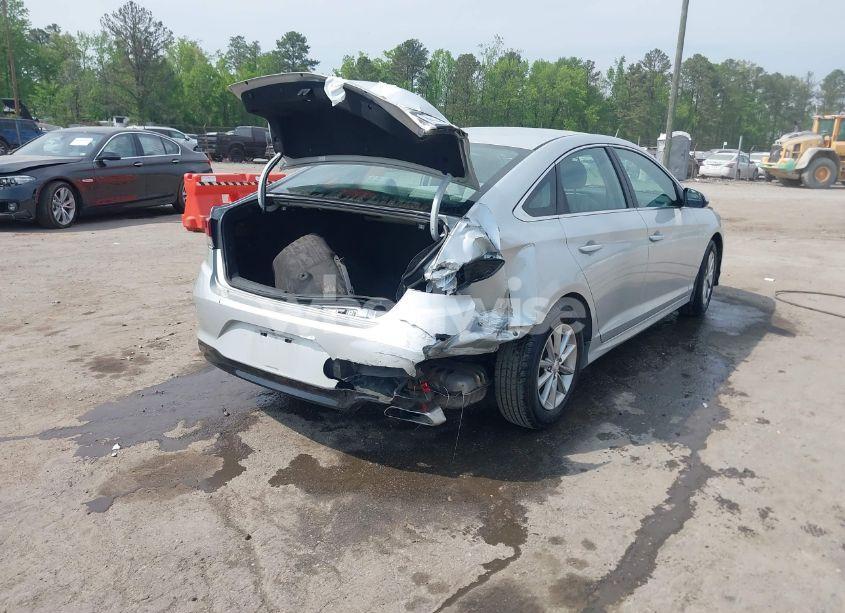 Photo 4 of 2018 Hyundai Sonata SE (VIN 5NPE24AF2JH693345)