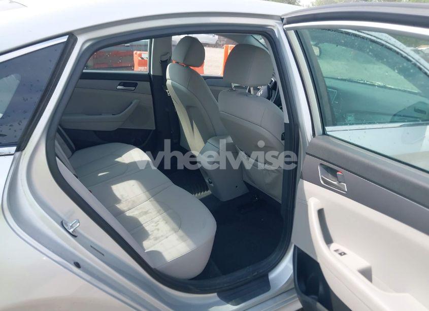Photo 8 of 2018 Hyundai Sonata SE (VIN 5NPE24AF2JH693345)