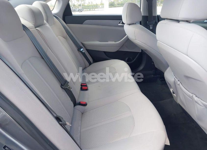 Photo 8 of 2018 Hyundai Sonata SE (VIN 5NPE24AF2JH716994)