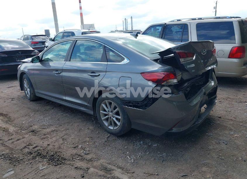 Photo 3 of 2018 Hyundai Sonata SE (VIN 5NPE24AF2JH720138)