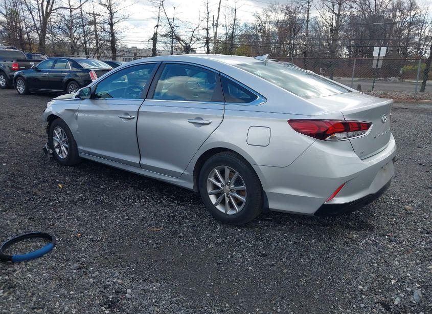 Photo 3 of 2018 Hyundai Sonata SE (VIN 5NPE24AF2JH727574)