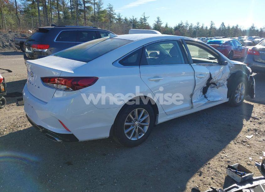 Photo 4 of 2019 Hyundai Sonata SE (VIN 5NPE24AF2KH739354)