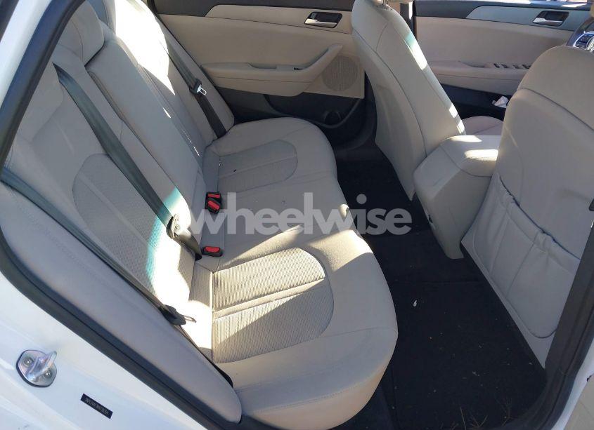 Photo 8 of 2019 Hyundai Sonata SE (VIN 5NPE24AF2KH739354)