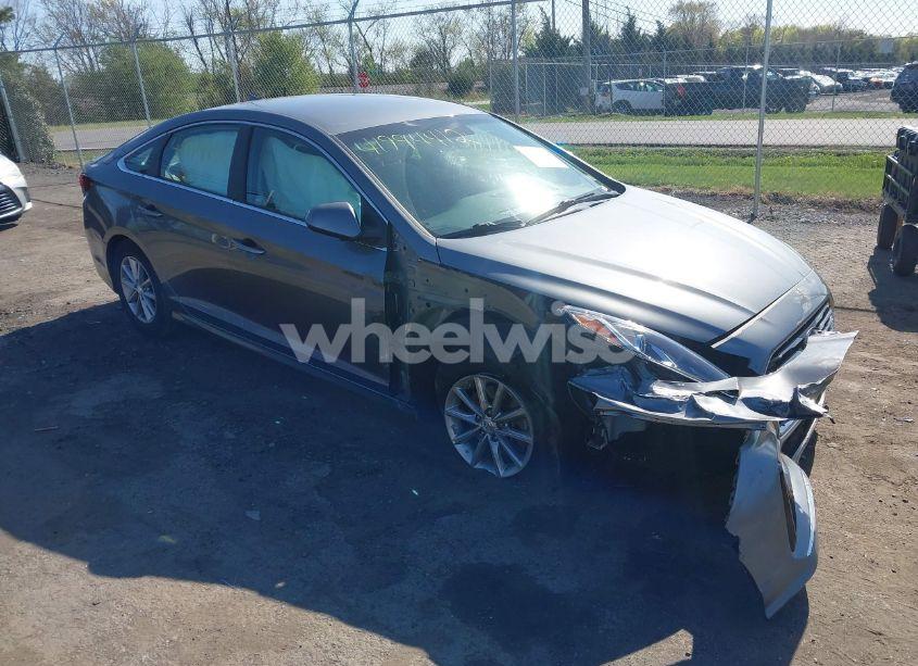 2019 Hyundai Sonata SE (VIN 5NPE24AF2KH740164) main photo