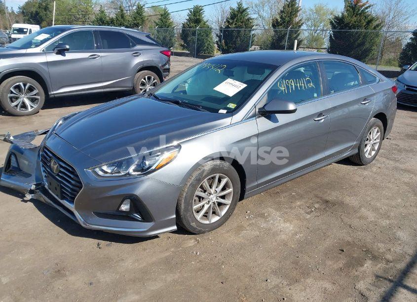 Photo 2 of 2019 Hyundai Sonata SE (VIN 5NPE24AF2KH740164)