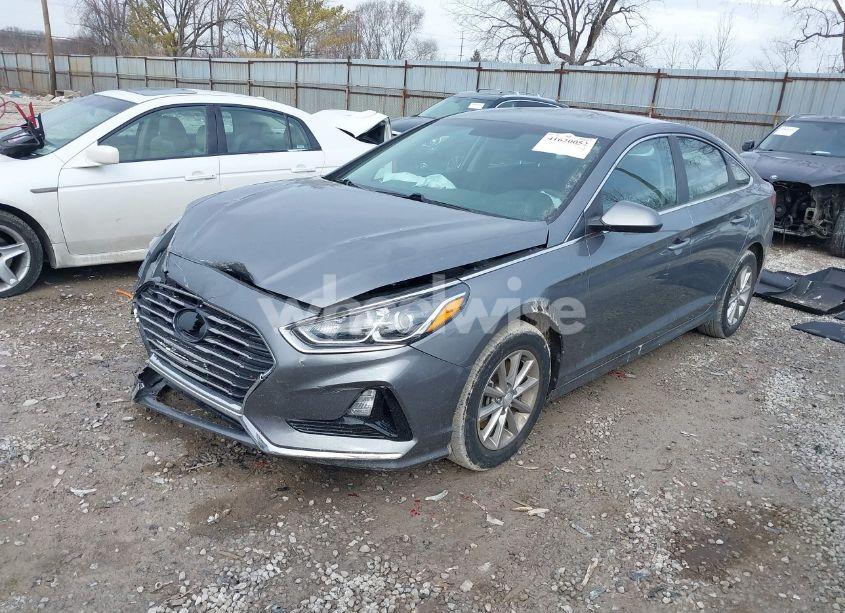 Photo 2 of 2019 Hyundai Sonata SE (VIN 5NPE24AF2KH741458)
