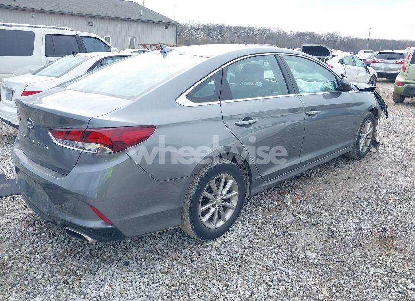 Photo 4 of 2019 Hyundai Sonata SE (VIN 5NPE24AF2KH741458)
