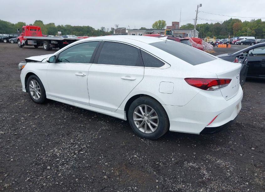 Photo 3 of 2019 Hyundai Sonata SE (VIN 5NPE24AF2KH743761)