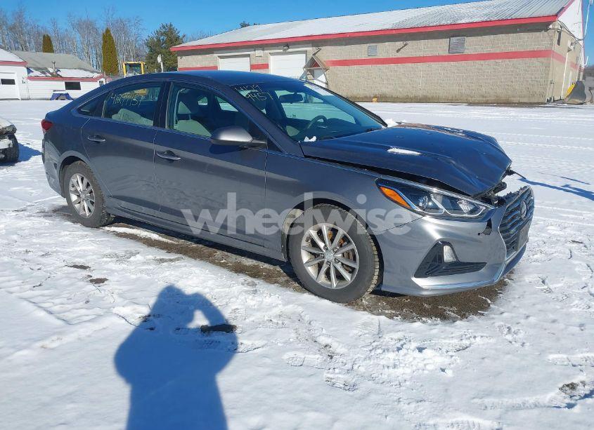 2019 Hyundai Sonata SE (VIN 5NPE24AF2KH760138) main photo