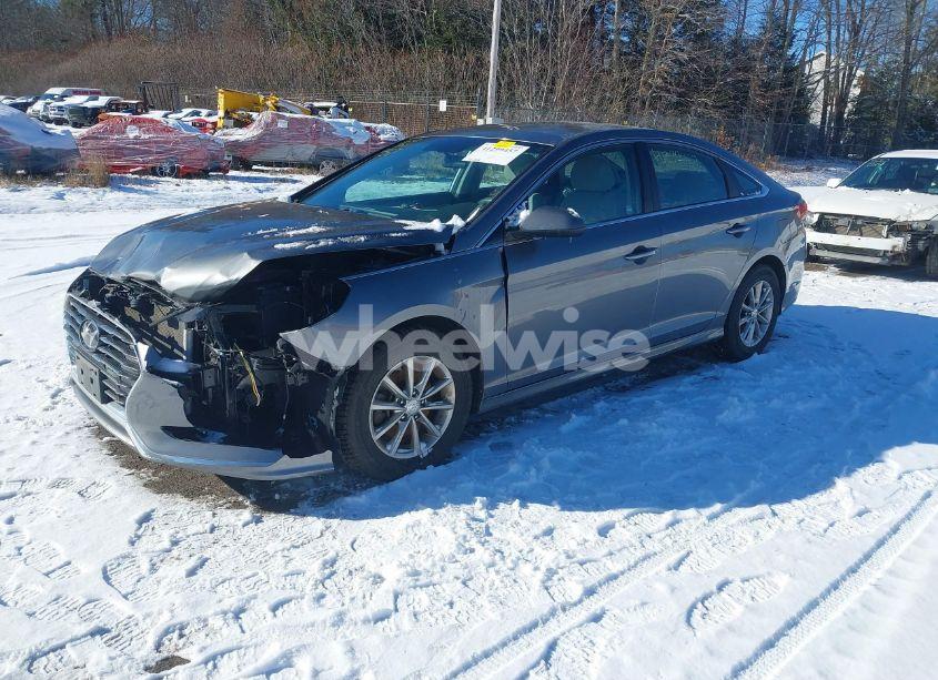 Photo 2 of 2019 Hyundai Sonata SE (VIN 5NPE24AF2KH760138)