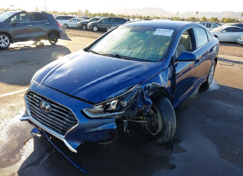 Photo 2 of 2019 Hyundai Sonata SE (VIN 5NPE24AF2KH769406)