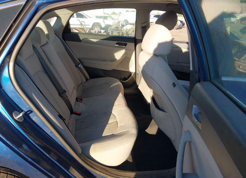 Photo 8 of 2019 Hyundai Sonata SE (VIN 5NPE24AF2KH769406)