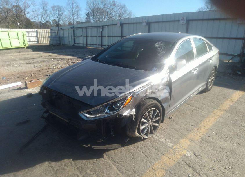 Photo 2 of 2019 Hyundai Sonata SE (VIN 5NPE24AF2KH769681)