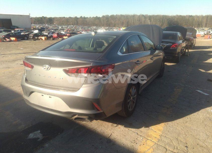 Photo 4 of 2019 Hyundai Sonata SE (VIN 5NPE24AF2KH769681)