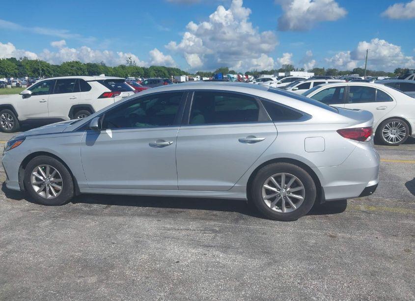 Photo 14 of 2019 Hyundai Sonata SE (VIN 5NPE24AF2KH796797)