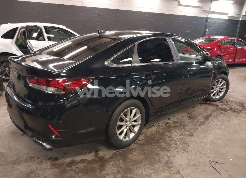 Photo 4 of 2019 Hyundai Sonata SE (VIN 5NPE24AF2KH802274)