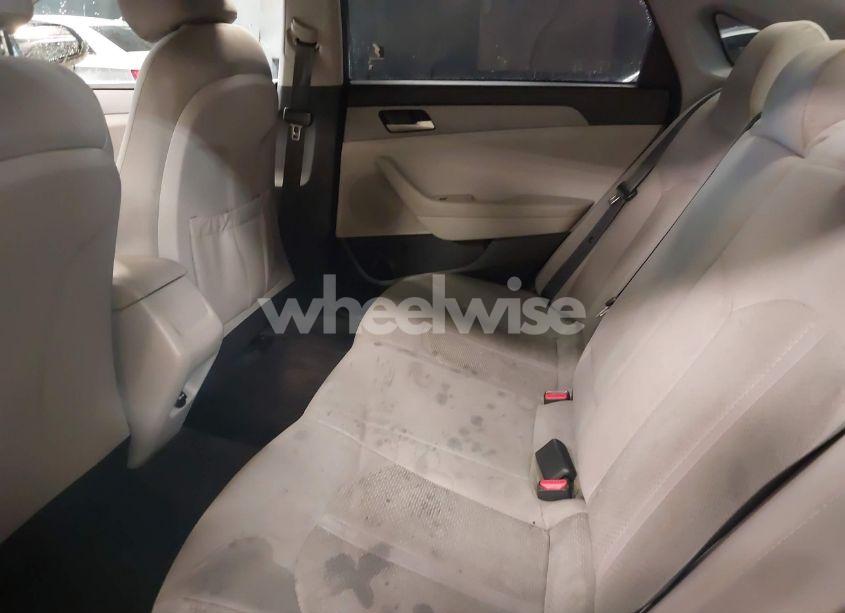 Photo 8 of 2019 Hyundai Sonata SE (VIN 5NPE24AF2KH802274)