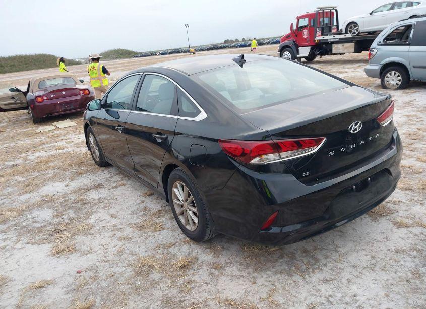 Photo 3 of 2019 Hyundai Sonata SE (VIN 5NPE24AF2KH813839)