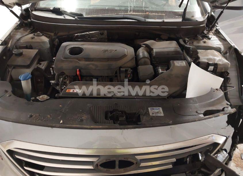 Photo 10 of 2015 Hyundai Sonata SE (VIN 5NPE24AF3FH000743)