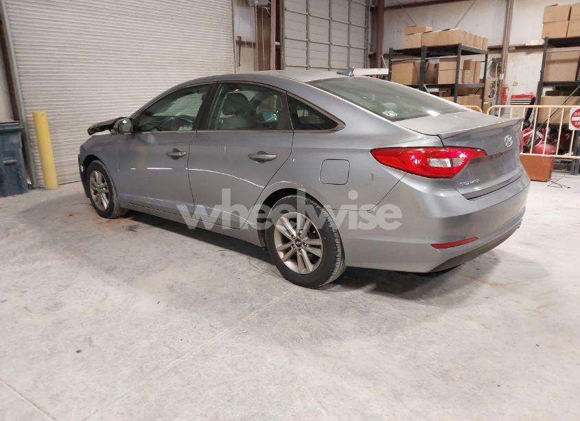 Photo 3 of 2015 Hyundai Sonata SE (VIN 5NPE24AF3FH000743)