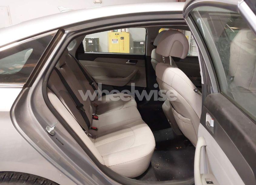 Photo 8 of 2015 Hyundai Sonata SE (VIN 5NPE24AF3FH000743)