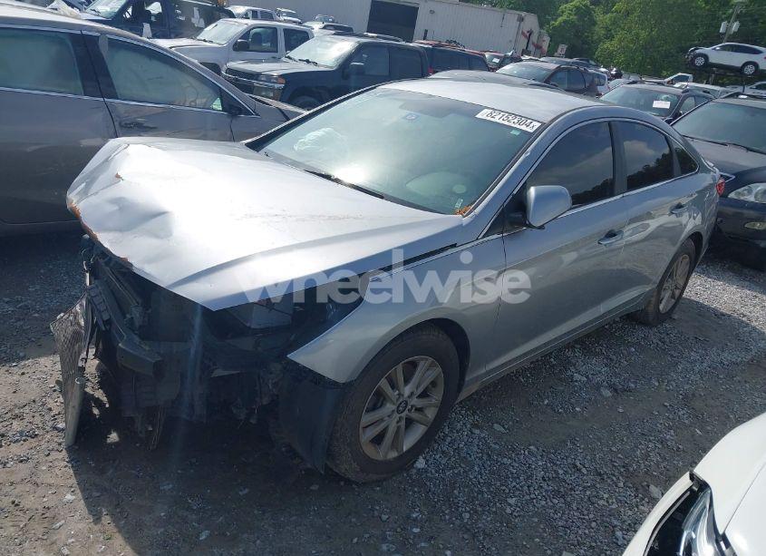 Photo 2 of 2015 Hyundai Sonata SE (VIN 5NPE24AF3FH007353)