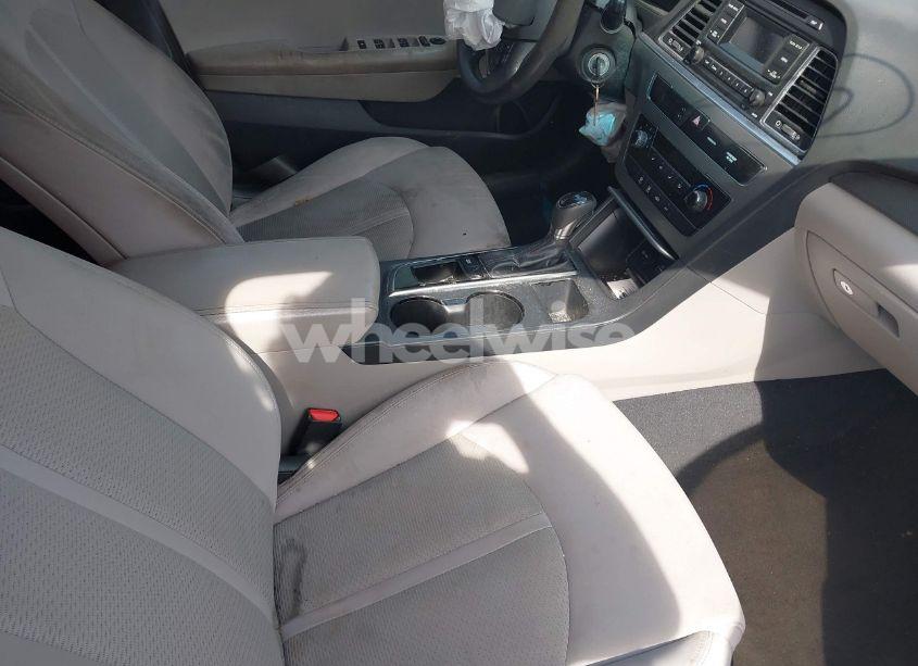 Photo 5 of 2015 Hyundai Sonata SE (VIN 5NPE24AF3FH007353)