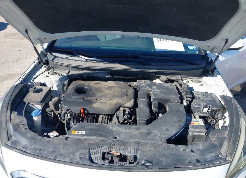 Photo 10 of 2015 Hyundai Sonata SE (VIN 5NPE24AF3FH026839)